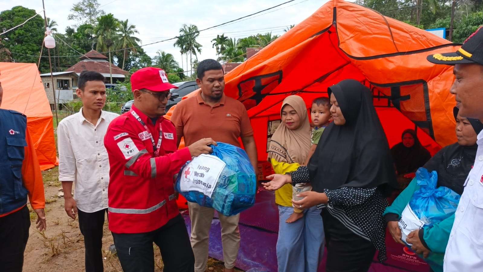 Galang Donasi 39 Juta Rupiah, PMI Sarolangun Salurkan Bantuan Bagi Korban Bencana Alam Di Sumatera Barat 