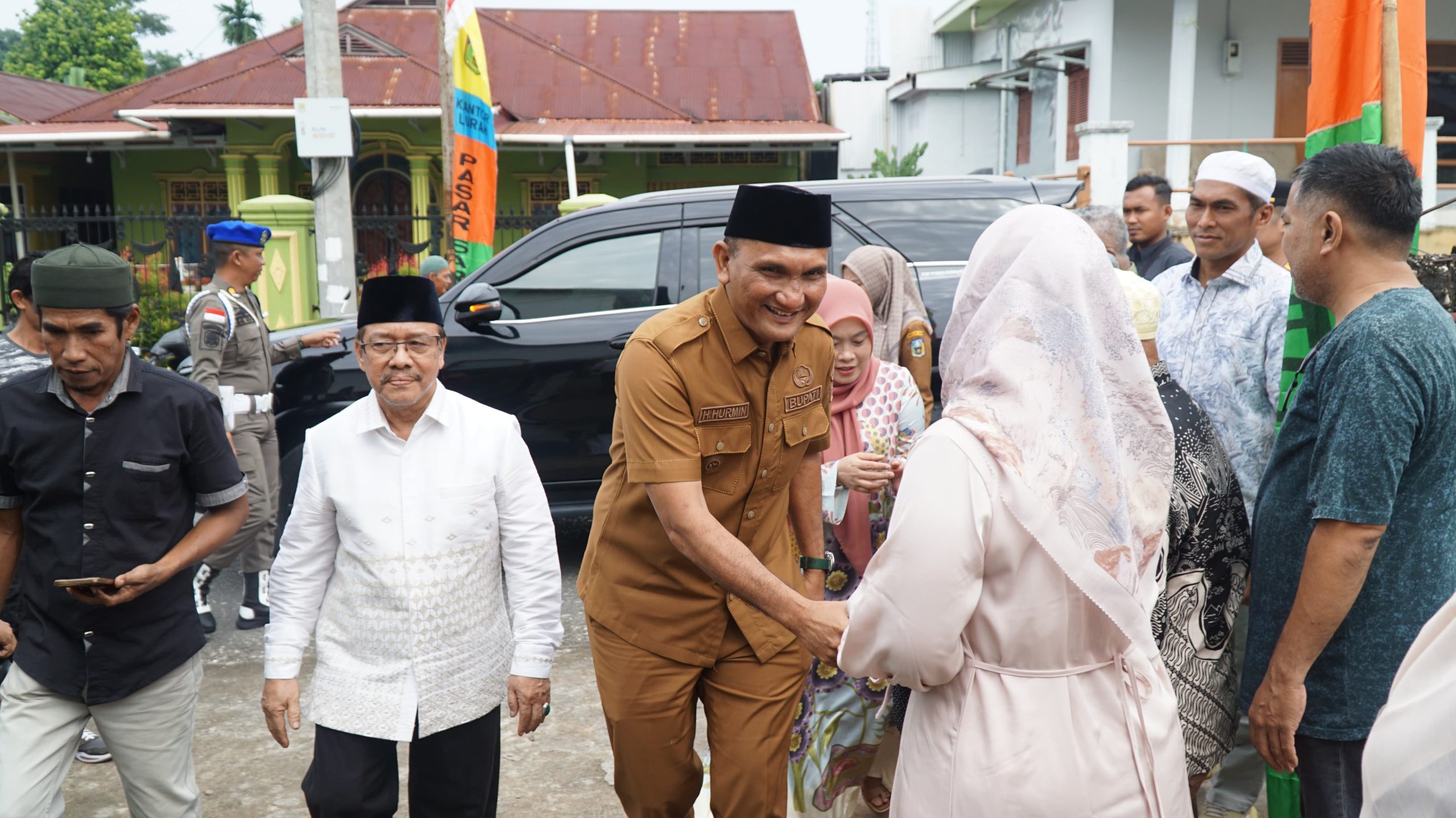 Bupati Sarolangun Hurmin Apresiasi Persatuan Kampar rutin Berbagi Sembako Menjelang Bulan Ramadhan