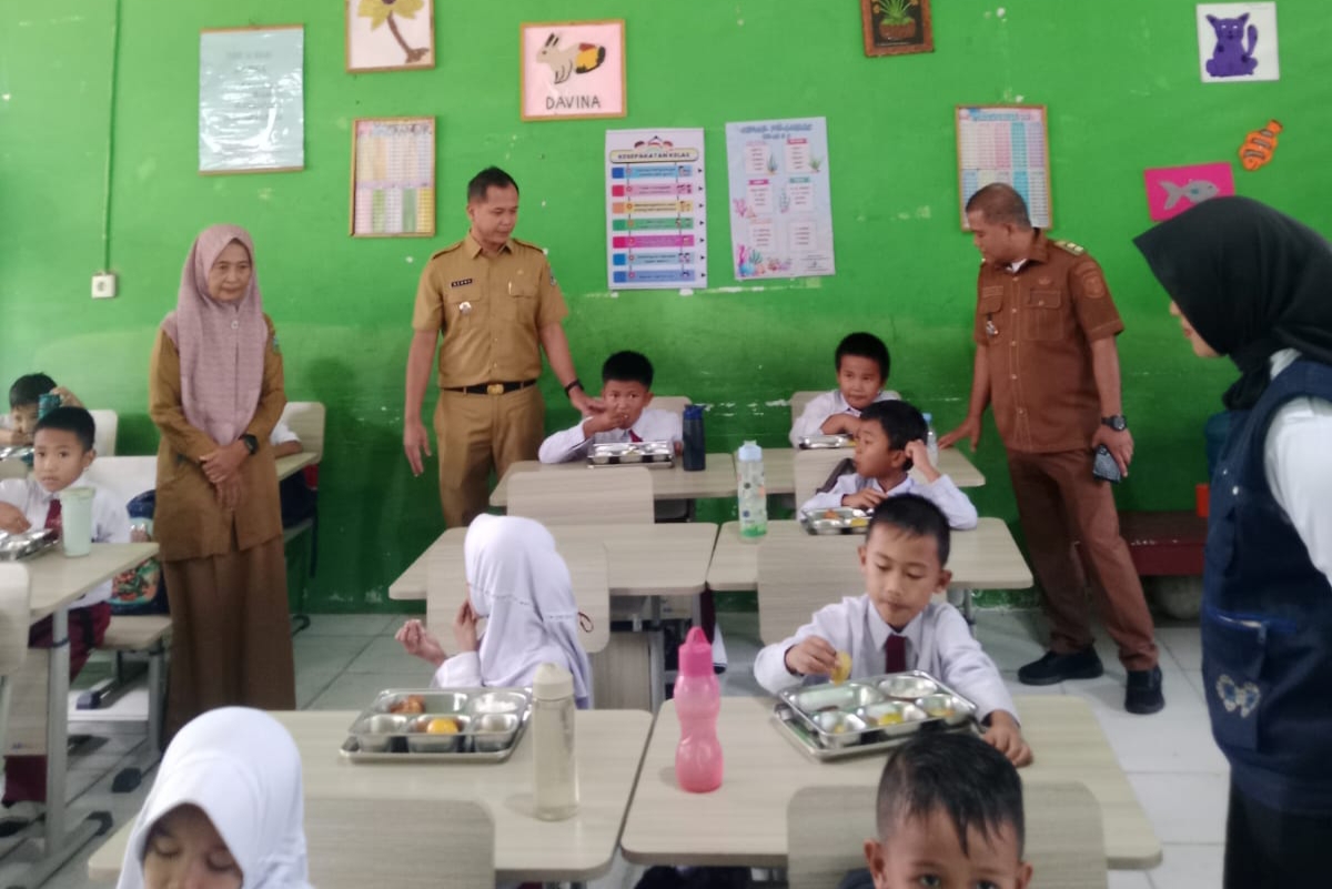 Wabup Gerry Resmikan SPPG Pasar Sarolangun