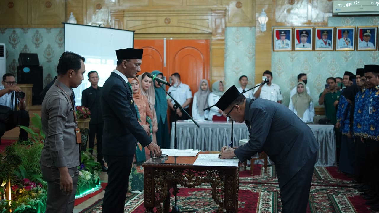 Bupati Hurmin Tekankan Pejabat Yang Dilantik Pahami Tupoksi dan Jalankan Visi dan Misi