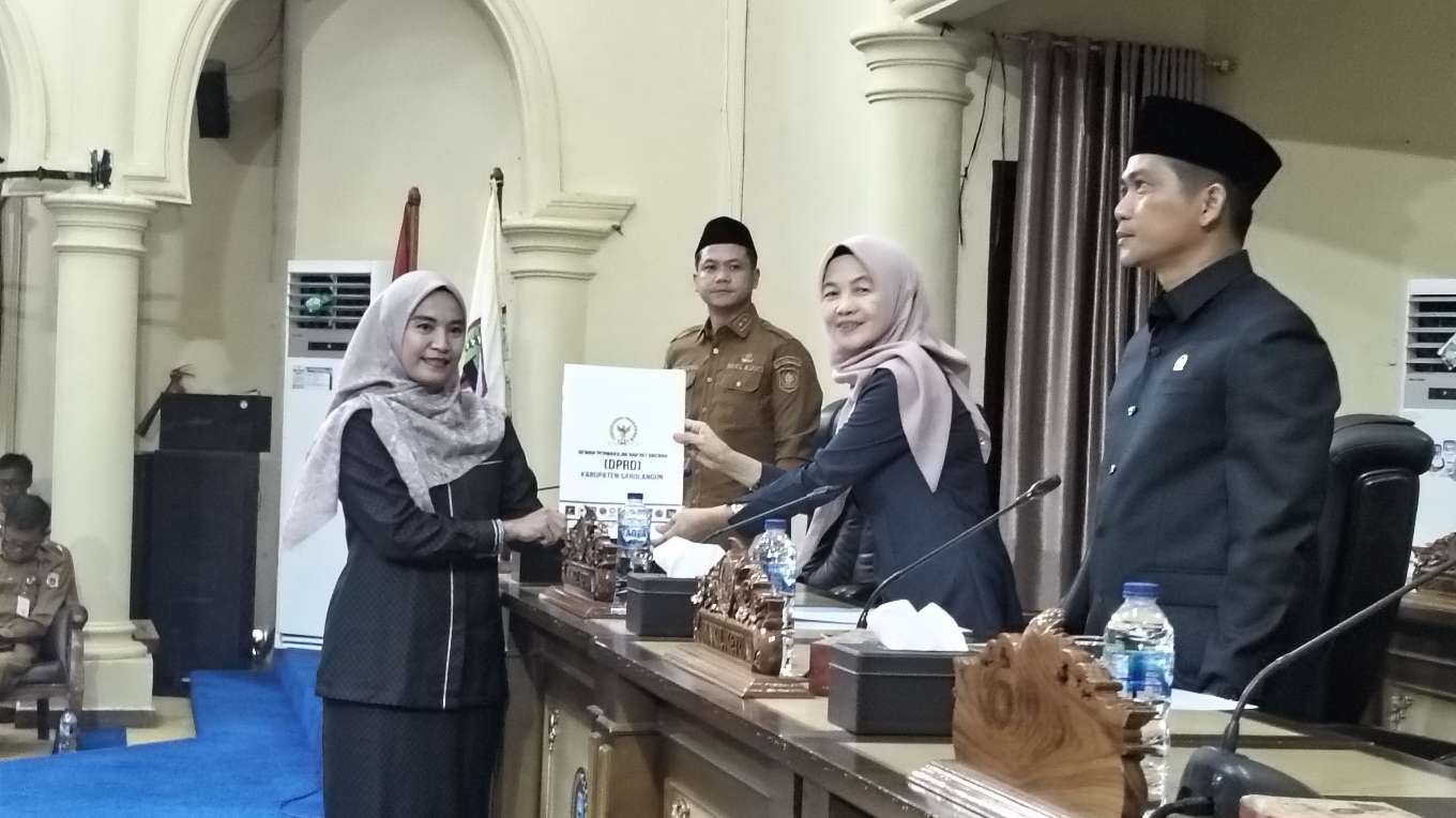 DPRD Sarolangun: Delapan Fraksi Sampaikan Pandangan Umum LKPJ Bupati 2025 di Paripurna Tahap II
